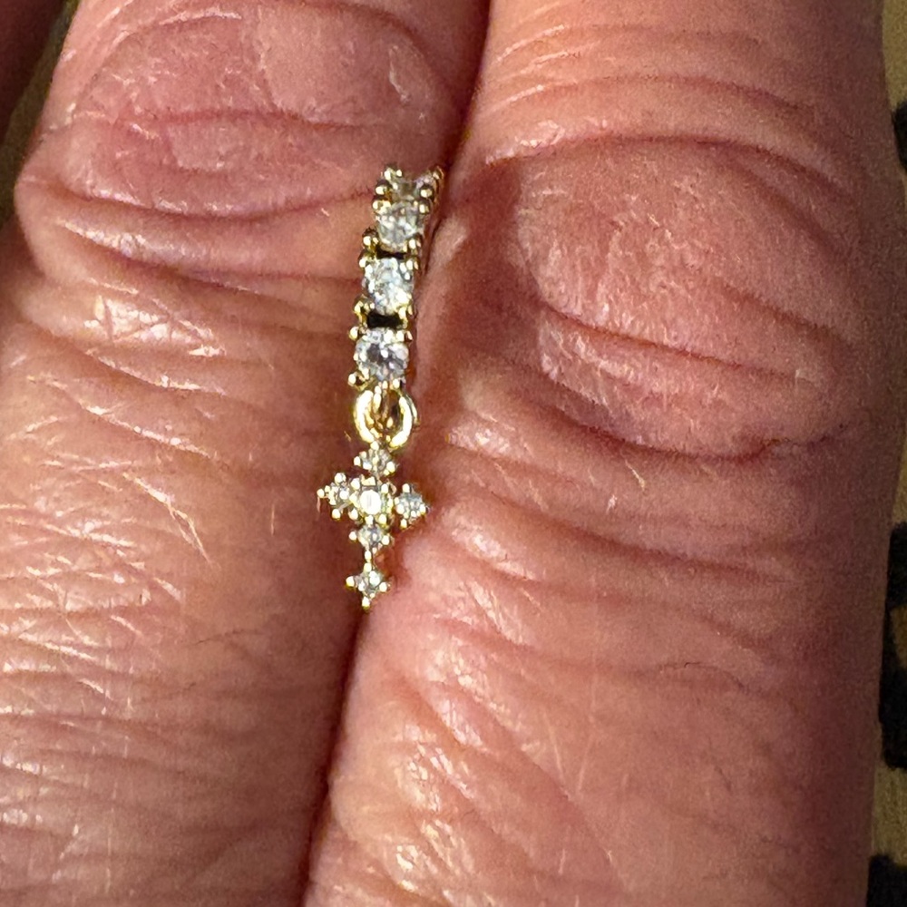 Nose Ring- Copper Zirconia Cross Nose Ring in Gold Tone Zirconias nwt Tray 79